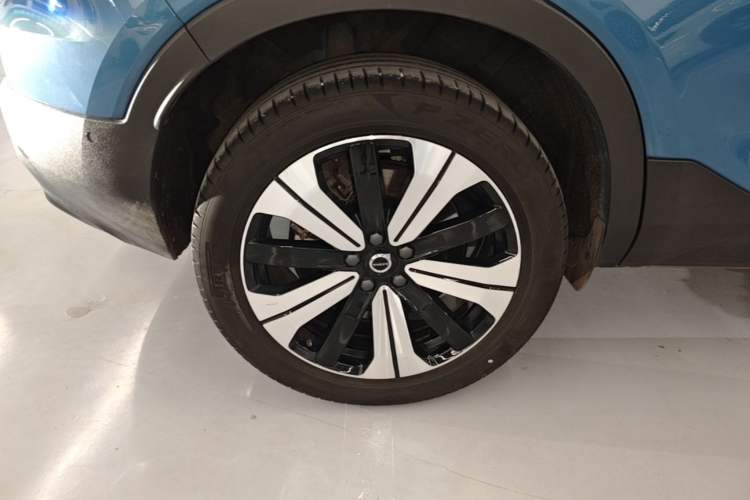 Used Volvo C40 2022 Long-Range PRO Version Exterior 5