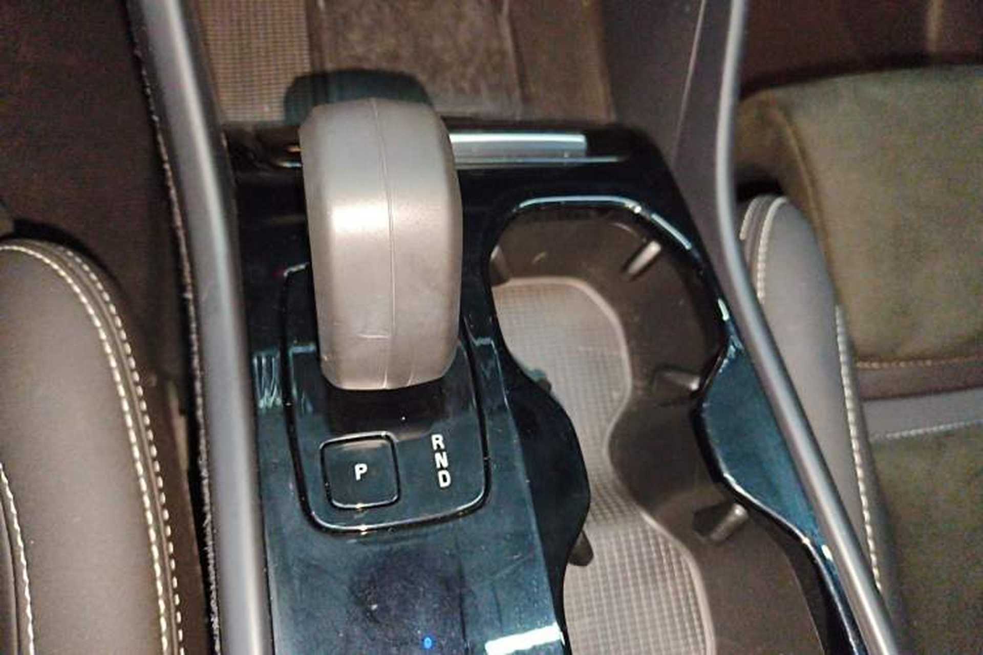 Used Volvo C40 2022 Long-Range PRO Version Gear Lever