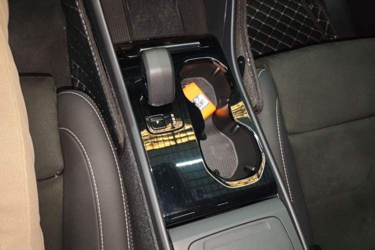 Used Volvo C40 2022 Long-Range PRO Version Gear Lever