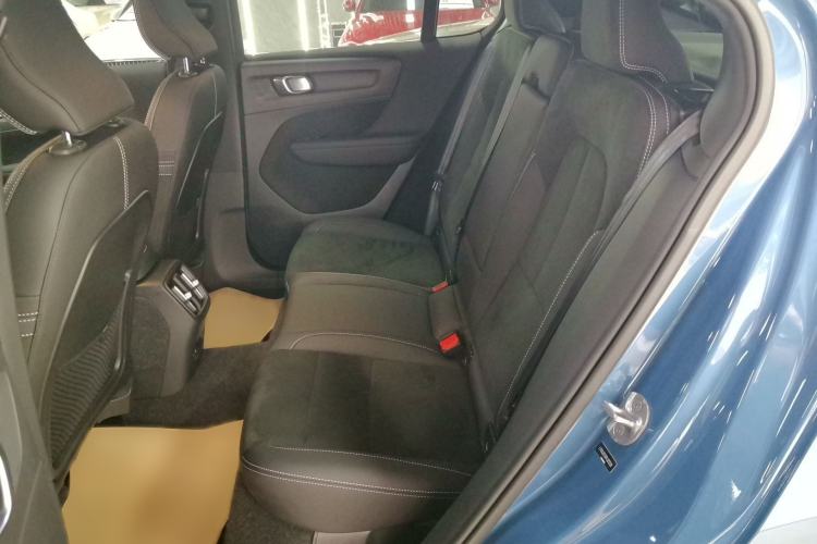 Used Volvo C40 2022 Long-Range PRO Version Interior 1