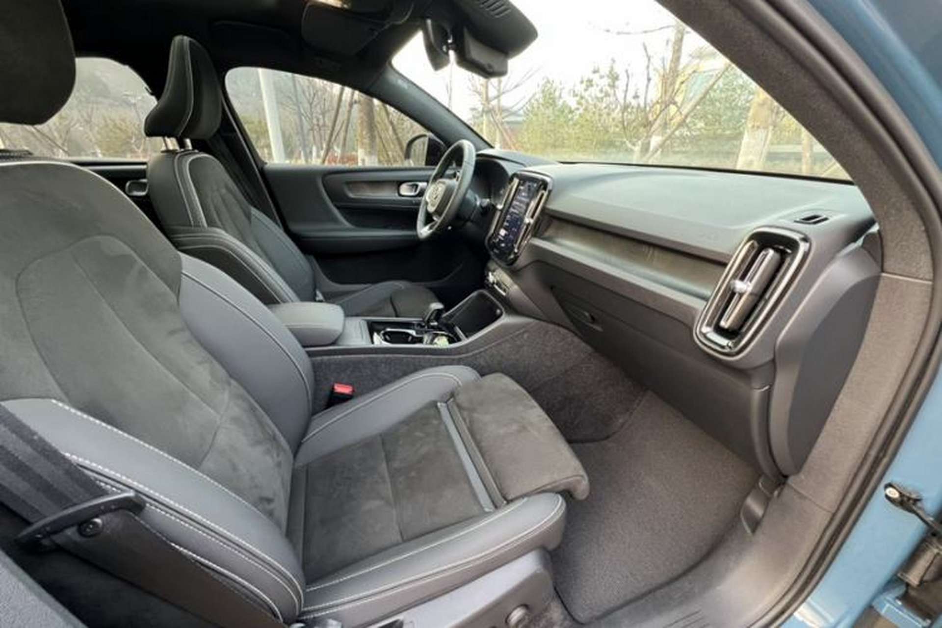 Used Volvo C40 2022 Long-Range PRO Version Interior 2