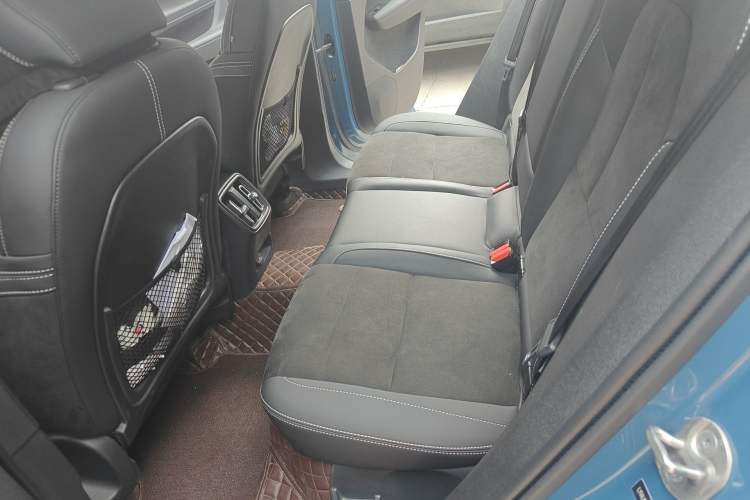 Used Volvo C40 2022 Long-Range Version Left Rear Seat