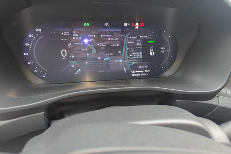 Used Volvo C40 2022 Long-Range Version Odometer Close Up