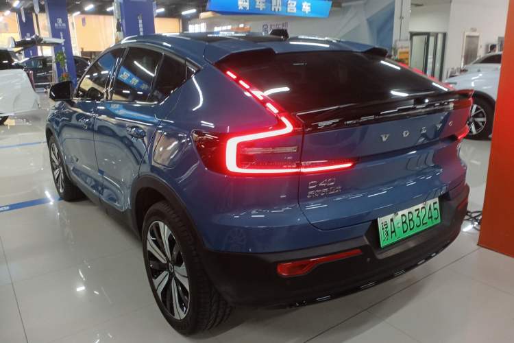Used Volvo C40 2022 Long-Range PRO Version Rear Left 45 Deg