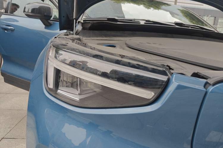 Used Volvo C40 2022 Long-Range Version Right Front Headlight