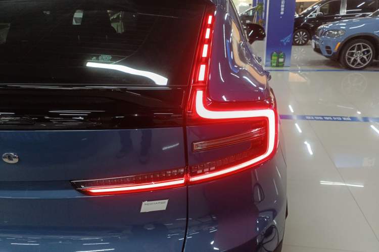 Used Volvo C40 2022 Long-Range PRO Version Right Rear Taillight