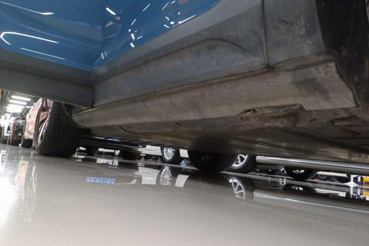 Used Volvo C40 2022 Long-Range PRO Version Right Side Sill