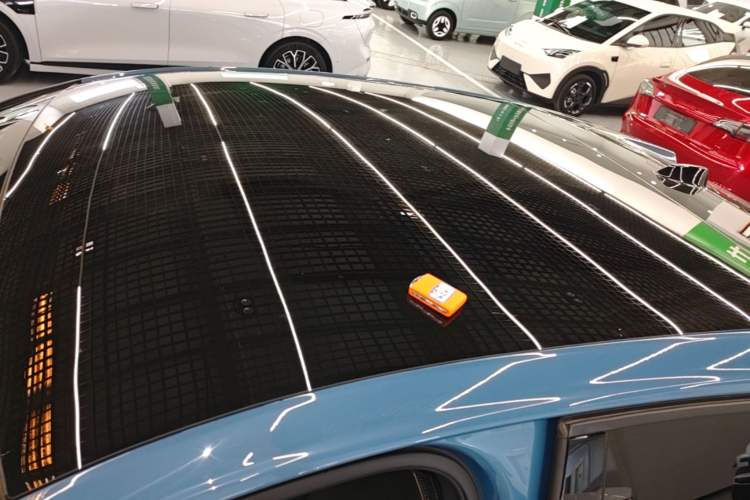 Used Volvo C40 2022 Long-Range PRO Version Roof