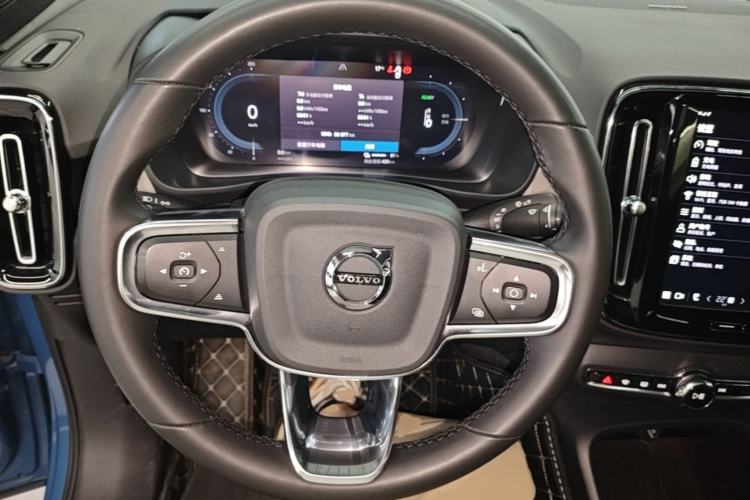Used Volvo C40 2022 Long-Range PRO Version Steering Wheel