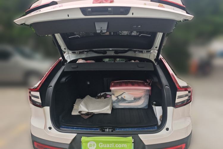 Used Volvo C40 2022 Long-Range PRO Version Trunk