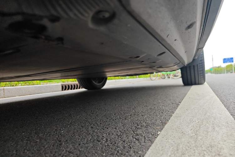 Used Volvo C40 2022 Long-Range Version Chassis Front Left
