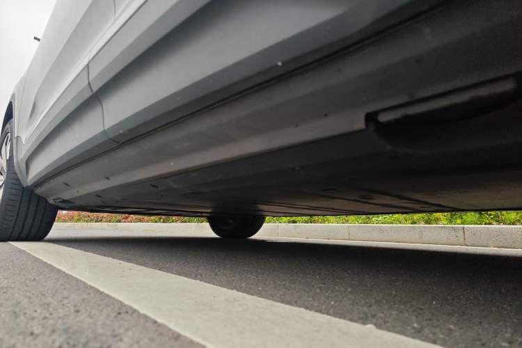 Used Volvo C40 2022 Long-Range Version Chassis Rear Left