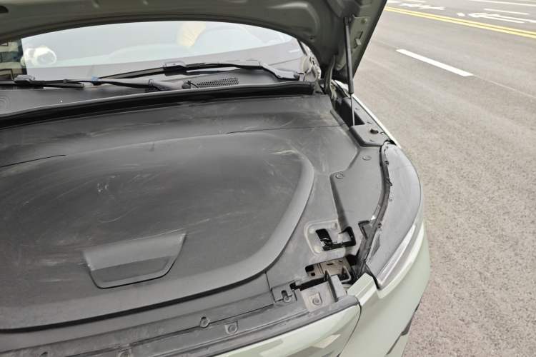 Used Volvo C40 2022 Long-Range Version Engine Bay Left