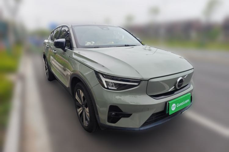 Used Volvo C40 2022 Long-Range Version Front Right 45 Deg