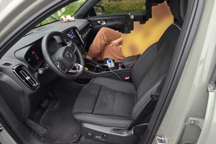 Used Volvo C40 2022 Long-Range Version Left Front Seat