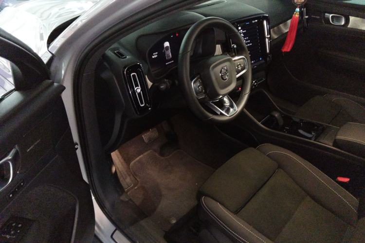 Used Volvo C40 2022 Long-Range PRO Version Interior 3