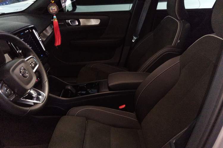 Used Volvo C40 2022 Long-Range PRO Version Left Front Seat
