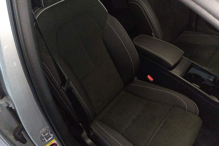 Used Volvo C40 2022 Long-Range PRO Version Right Front Seat