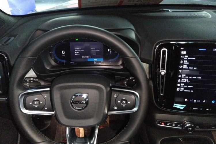 Used Volvo C40 2022 Long-Range PRO Version Steering Wheel