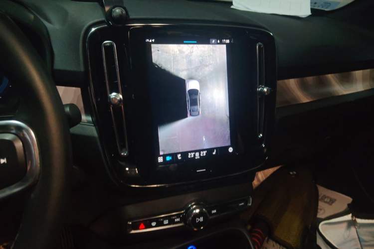 Used Volvo C40 2023 Long-Range PRO Version Audio And AC Panel