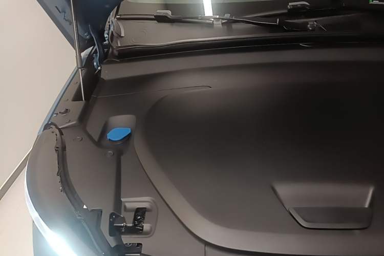 Used Volvo C40 2023 Long-Range Version Engine Bay Right