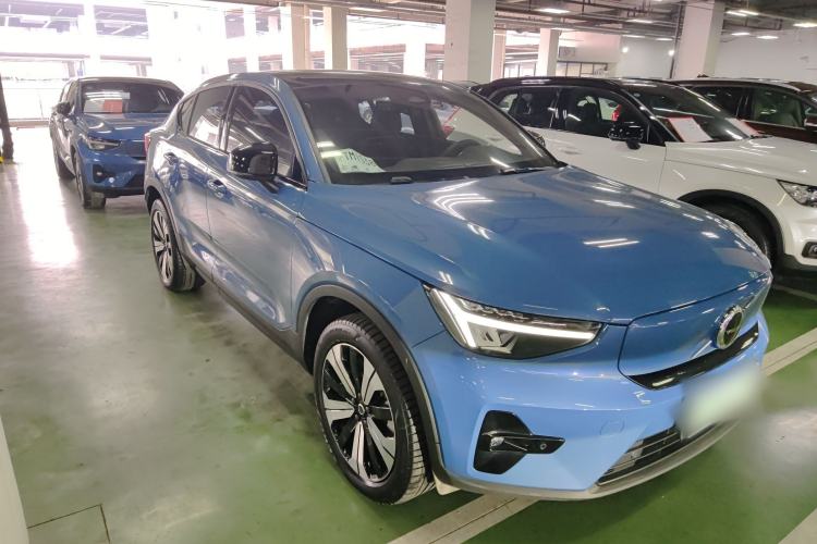 Used Volvo C40 2023 Long-Range Version Front Right 45 Deg