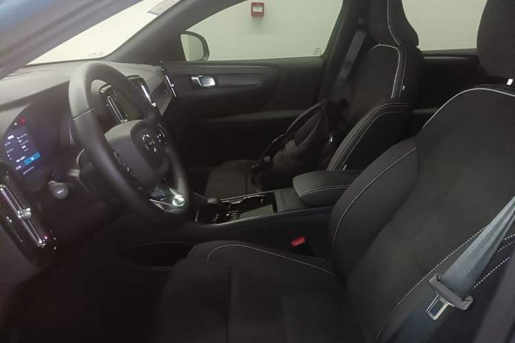 Used Volvo C40 2023 Long-Range Version Left Front Seat