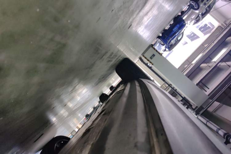 Used Volvo C40 2023 Long-Range Version Right Side Sill