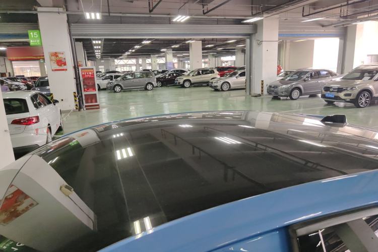 Used Volvo C40 2023 Long-Range Version Roof