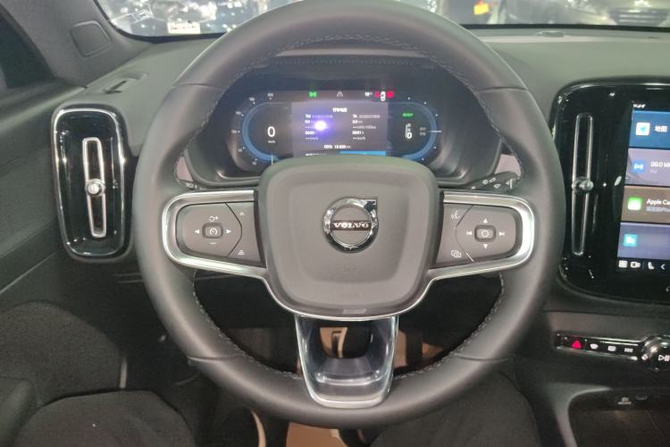 Used Volvo C40 2023 Long-Range Version Steering Wheel