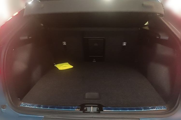 Used Volvo C40 2023 Long-Range Version Trunk