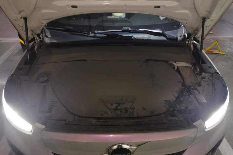 Used Volvo C40 2023 Long-Range PRO Version Engine Bay