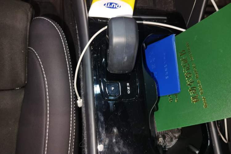 Used Volvo C40 2023 Long-Range PRO Version Gear Lever
