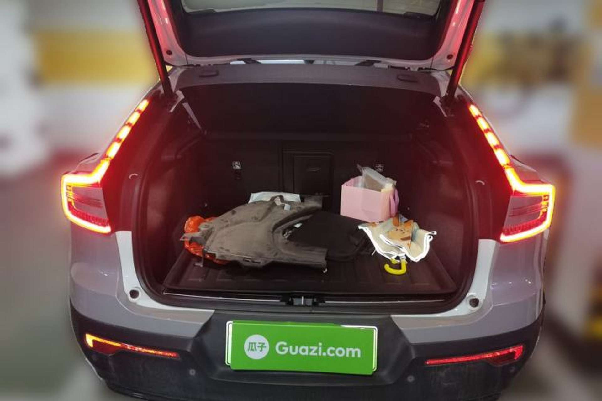 Used Volvo C40 2023 Long-Range PRO Version Trunk