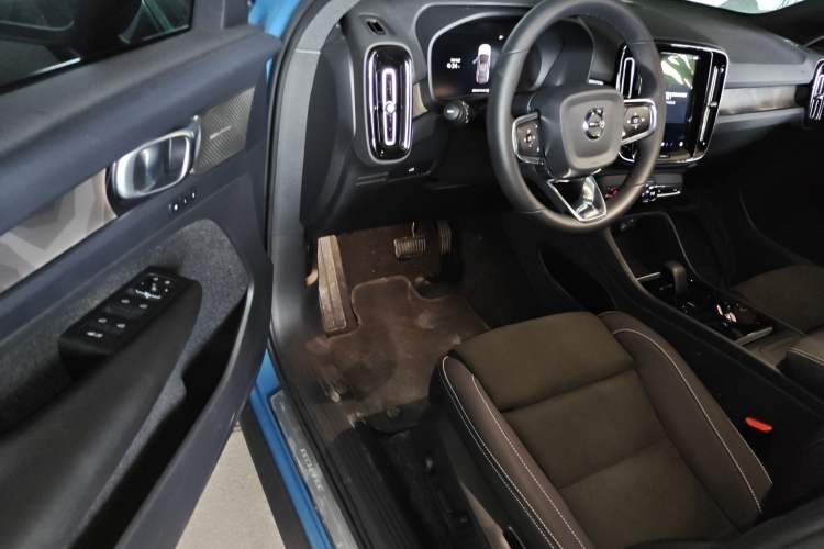 Used Volvo C40 2024 Long-Range PRO Version Driver Seat
