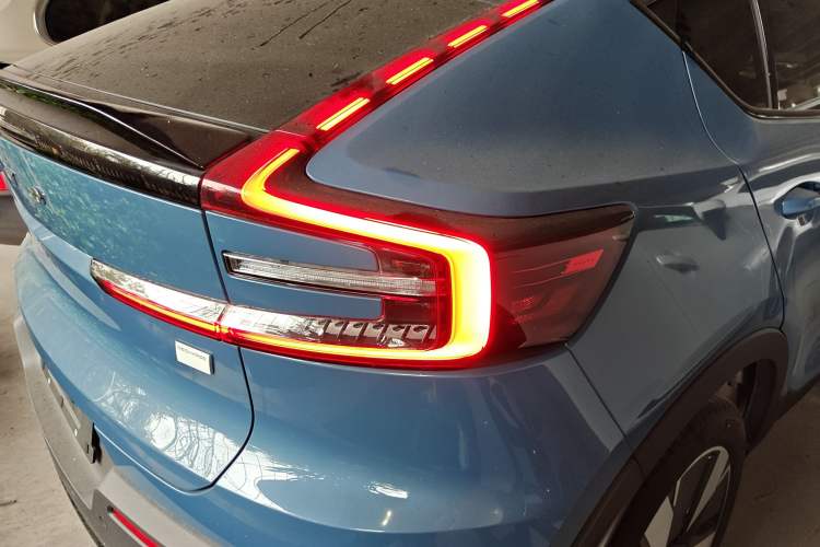 Used Volvo C40 2024 Long-Range PRO Version Exterior 3