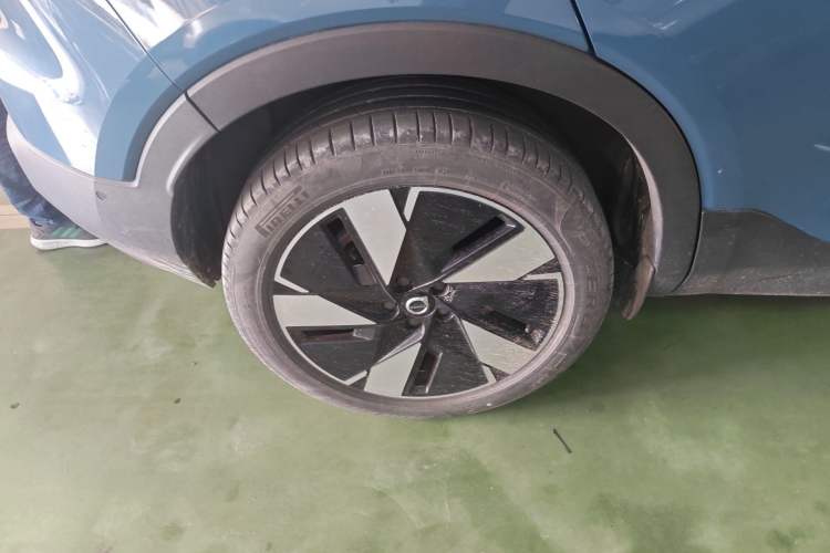 Used Volvo C40 2024 Long-Range PRO Version Exterior 5