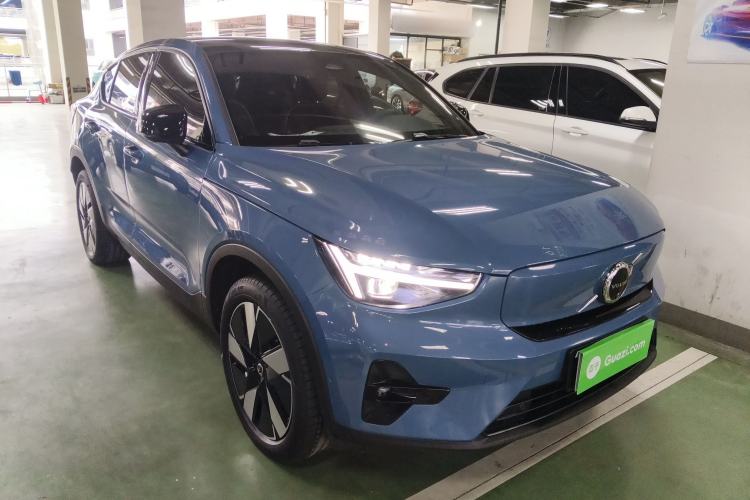 Used Volvo C40 2024 Long-Range PRO Version Front Right 45 Deg