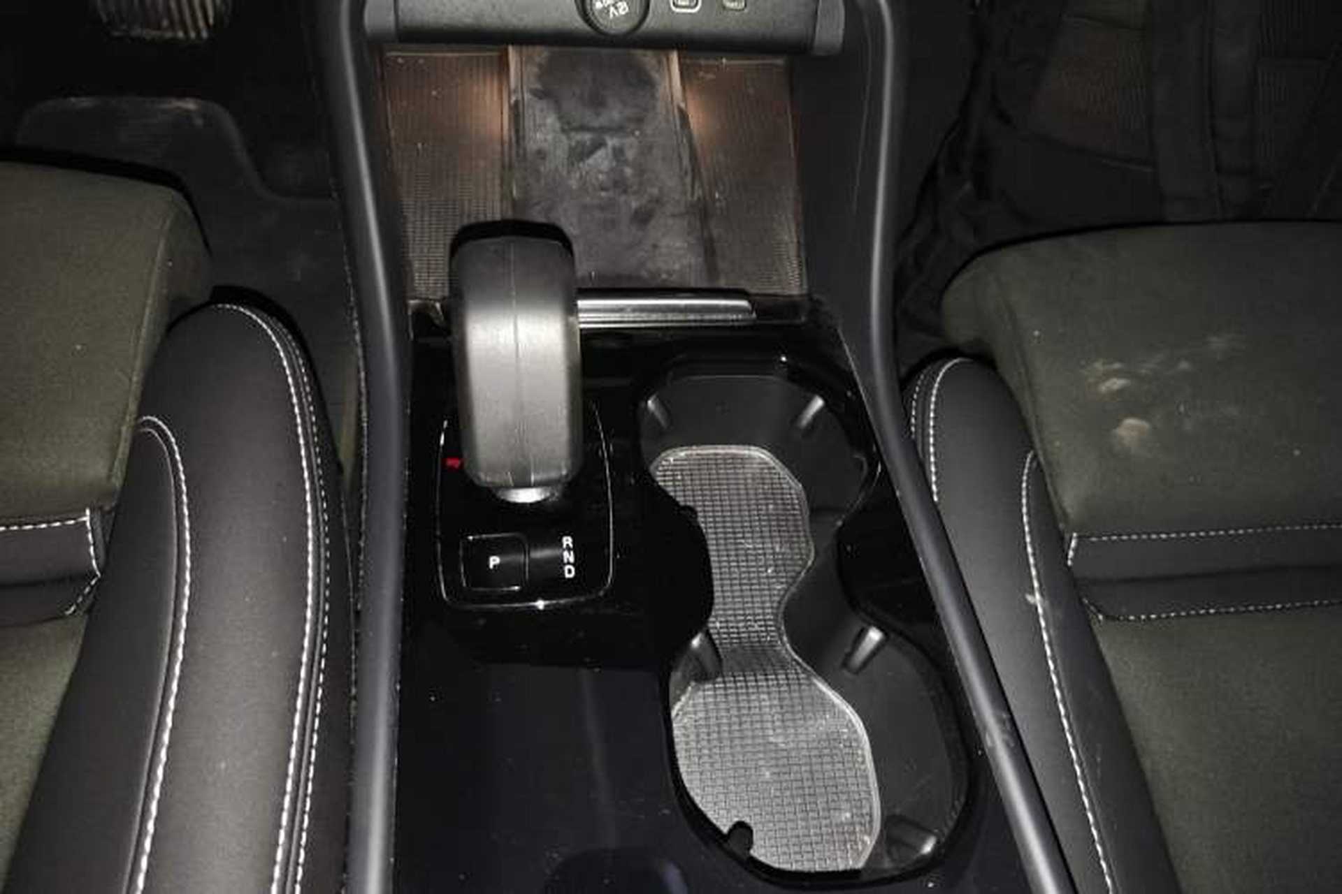 Used Volvo C40 2024 Long-Range PRO Version Gear Lever