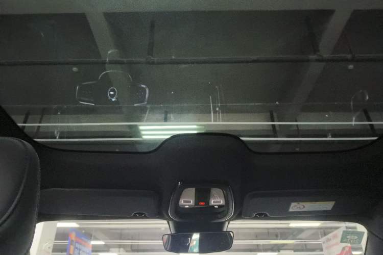 Used Volvo C40 2024 Long-Range PRO Version Headliner