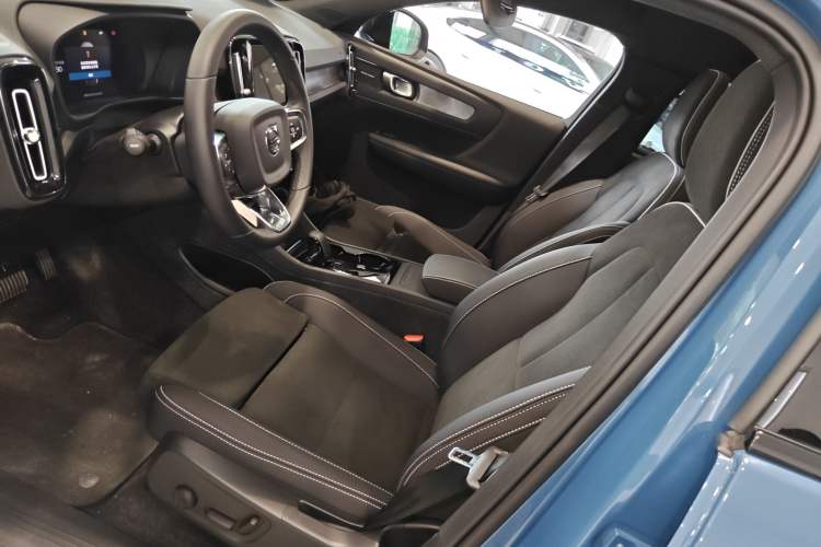 Used Volvo C40 2024 Long-Range PRO Version Left Front Seat
