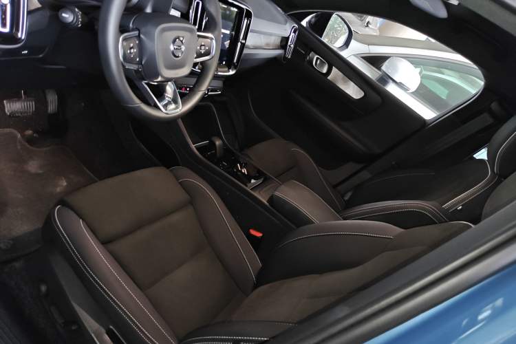 Used Volvo C40 2024 Long-Range PRO Version Left Front Seat