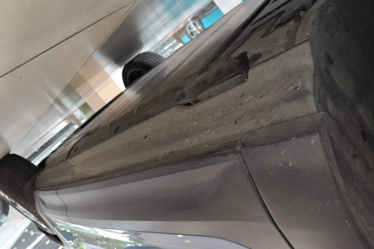 Used Volvo C40 2024 Long-Range PRO Version Left Side Sill