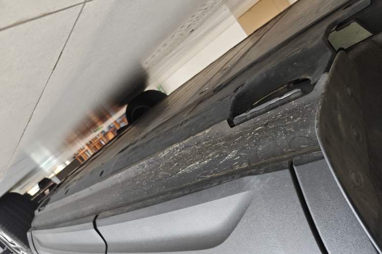 Used Volvo C40 2024 Long-Range PRO Version Right Side Sill