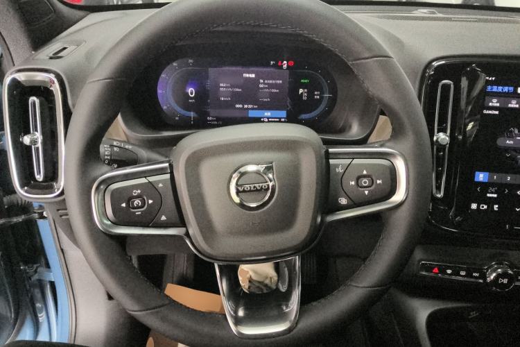 Used Volvo C40 2024 Long-Range PRO Version Steering Wheel