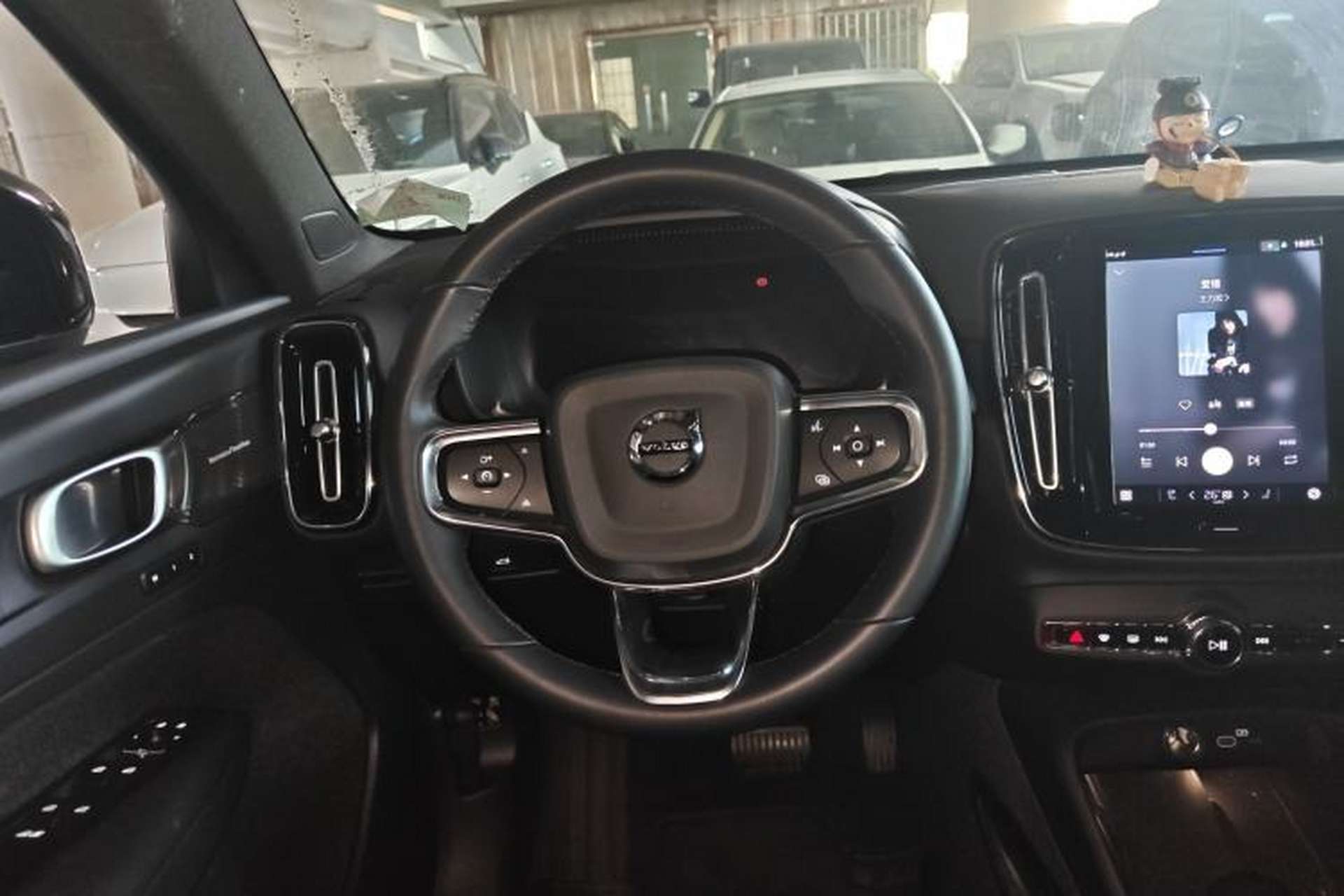 Used Volvo C40 2024 Long-Range PRO Version Steering Wheel