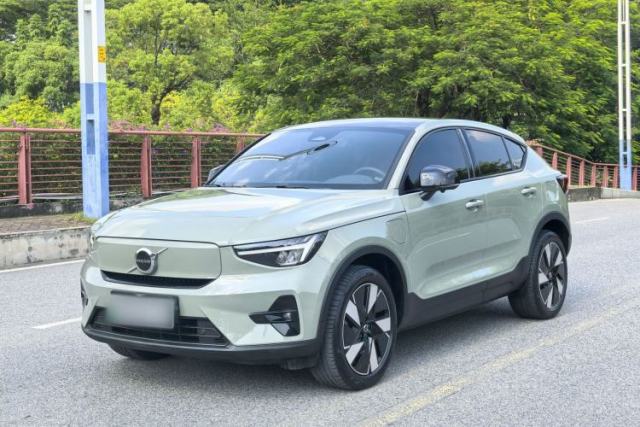 Używany Volvo C40 2024 Long-Range Version