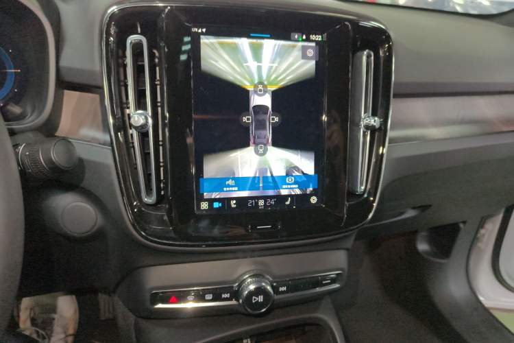 Used Volvo C40 2024 Long-Range PRO Version Audio And AC Panel