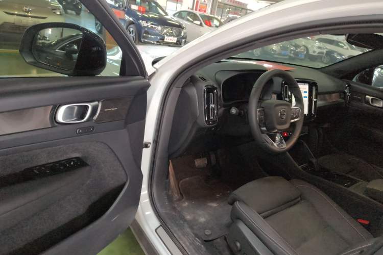 Used Volvo C40 2024 Long-Range PRO Version Driver Seat