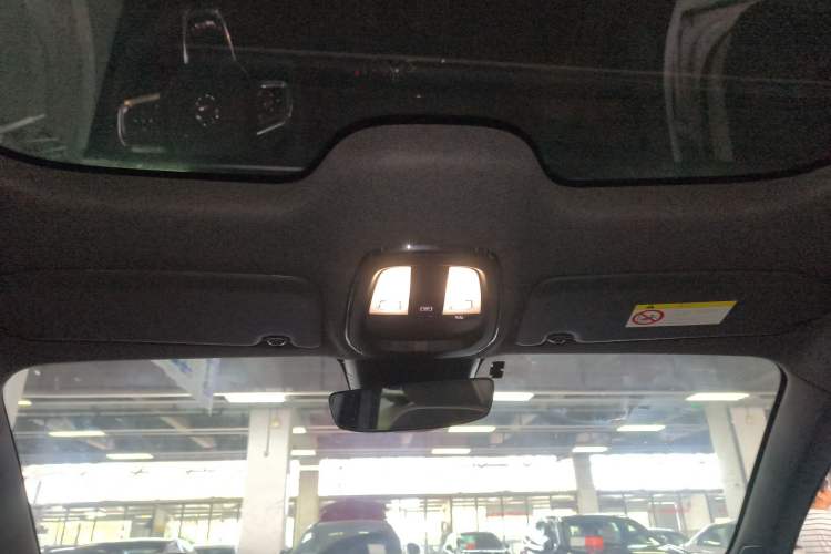 Used Volvo C40 2024 Long-Range PRO Version Headliner